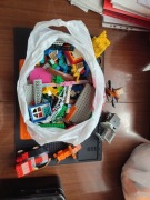 Klocki LEGO mix ok.1kg + mini figurki i akcesoria 