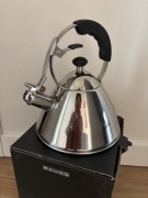 trójkątny czajnik 2 litry