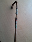 Klasyczny Wanderstock czyli laska turystyczna.