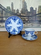 Zestaw śniadaniowy – porcelana w stylu klasycznym, niebieski wzór 