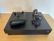 Xbox One X 500gb z Padem