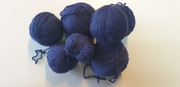 Wełna, włóczka. 531g w kolorze granatowym 