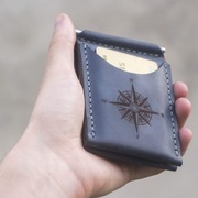 Portfel skórzany granatowy z klipsem na banknoty z grawerem