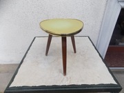 Mały stolik , kwietnik,blat laminowany