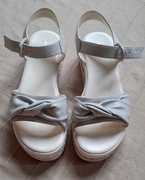 Ładne i wygodne sandały Graceland rozm. 38 - jaK nowe