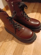 Bordowe botki sznurowane