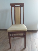 Krzesła do stołu w salonie