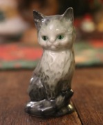 UROCZA FIGURKA siedzącego KOTA -GOEBEL 1970-80