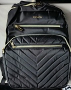 Czarny pikowany plecak damski marki Bostanten