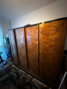 Stylowa szafa art déco – naturalna okleina, piękny rysunek drewna