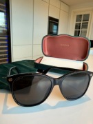 Okulary przeciwsłoneczne Gucci - damskie - czarne