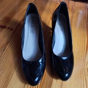 Czólenka skórzane lakierki.Rozmiar 41