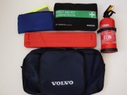 VOLVO OE apteczka + trójkat ostrzegawczy + TORBA + gaśnica + kamizelka