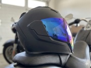Kask motocyklowy ICON Airflite rozmiar M z niebieskim wizjerem