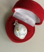 Zawieszka z naturalną perłą barokową srebro 