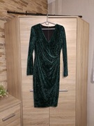 Śliczna midi welurowa sukienka w kolorze butelkowej zieleni 