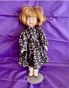 Bardzo ładna kolekcjonerska Porcelanowa lalka w pięknym stanie