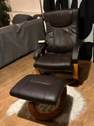 Fotel z masażem i podnóżkiem