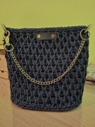 Torebka z ozdobnym łańcuszek 