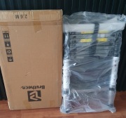 Drabina teleskopowa składana, 9-stopniowa, o wysokości 260 cm. 