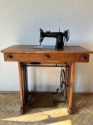 Maszyna do szycia Naumann antyk