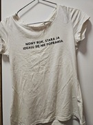 Bluzka z napisem w rozmiarze S 