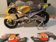 Minichamps 1:12 Honda NSR500 Rossi | GP Le Mans 2001 | Nastro Azzurro | BOX