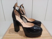 lakierowane czółenka na platformie Guess roz. 38 wkładka 24,5 cm nowe