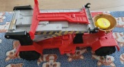 Hot Wheels Monster Trucks Meganaczepa z rampą zestaw kaskaderski 2 w 1