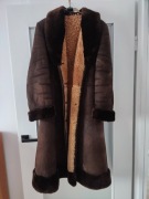 Kożuch damski używany skórzany brązowy.