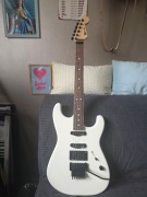 Charvel San Dimas USA Select HSS FR Floyd Rose Snow Blind Satin 2017 + case