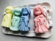 Zestaw świec świeczek księżniczek Azjatek na podstawce