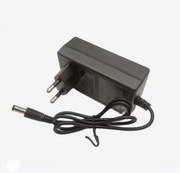 Ładowarka 21v do akumulatorów 18v wtyk dc 5,5/2,1mm