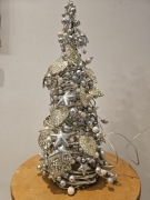 Srebrna choinka ze światełkami 50 cm