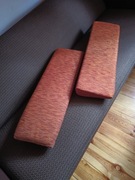 Dwa podgłówki od małych tapczanów 