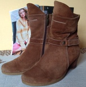 Rude botki Footnotes