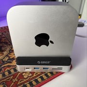 Mac Mini M4 16/256 + podstawka ORICO 1TB
