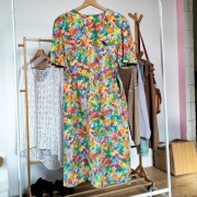 Sukienka 44 XXL w kwiaty kolorowa Markwald na guziki retro vintage midi 