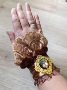 Bransoletka-mankiet z koronką w stylu bocho