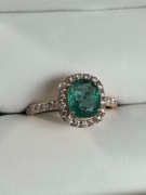 Pierścionek zaręczynowy - Pink Rose Gold - Szmaragd/Diamenty 2.51ct (IGI)