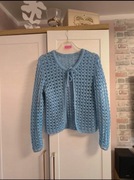 Ażurowy sweterek w kolorze błękitu – rozmiar S