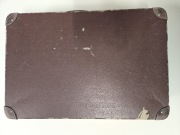 Stara brązowa walizka