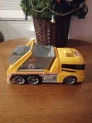 Małe auto kontener. 