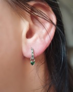 Kolczyki nowe srebro 925 serduszko szmaragd serce zapięcie angielskiw