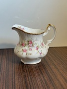 PARAGON Victoriana Rose mlecznik porcelanowy 
