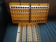 Stojak na farbki Vallejo, Army Painter.