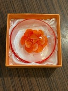 Śliczny szklany przycisk do papieru w pudełku ozdoba kwiatek