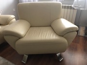 Zestaw kremowych  kanap