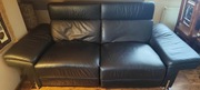Czarna skórzana sofa rozkładana elektrycznie