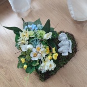 Kompozycja serce z aniołkiem na grób dziecka, na cmentarz 